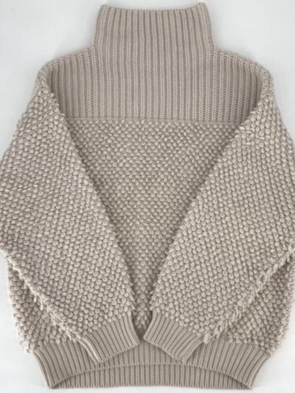 Aritzia Wilfred Cream Tan Diamond Pattern Italian Yarn Sweater Medium